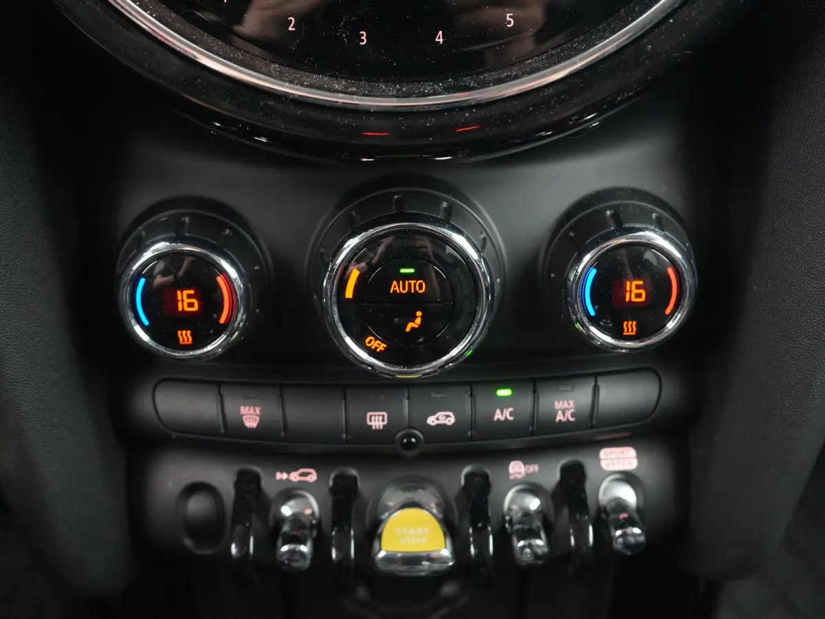 MINI Electric Collection 33 kWh | WLTP 234 KM | Automaat | Apple Carplay/Android Auto | Connected Services | 12 Maanden Garantie |