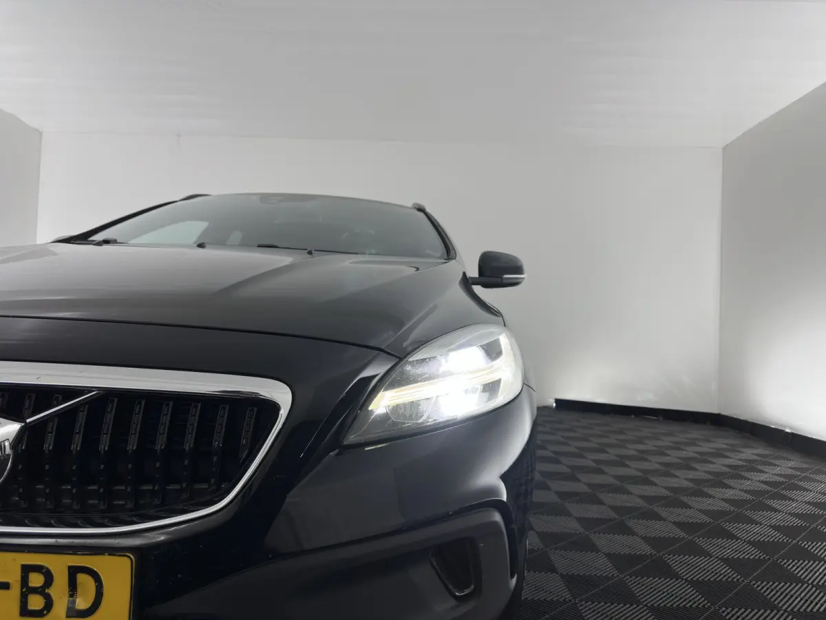 2.0 D2 Momentum *NAVI-FULLMAP | COMFORT-SEATS | ECC | PDC | CRUISE | 16''ALU*