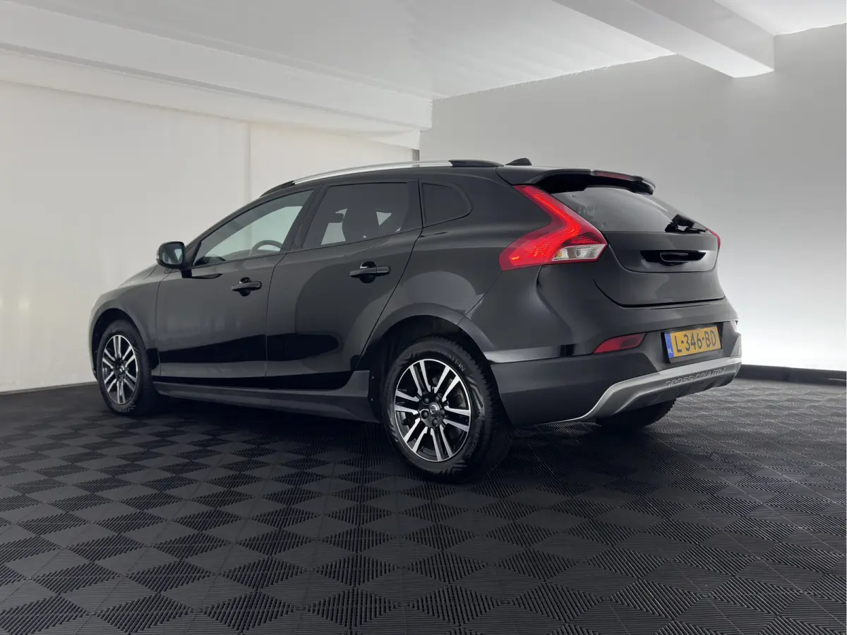 2.0 D2 Momentum *NAVI-FULLMAP | COMFORT-SEATS | ECC | PDC | CRUISE | 16''ALU*
