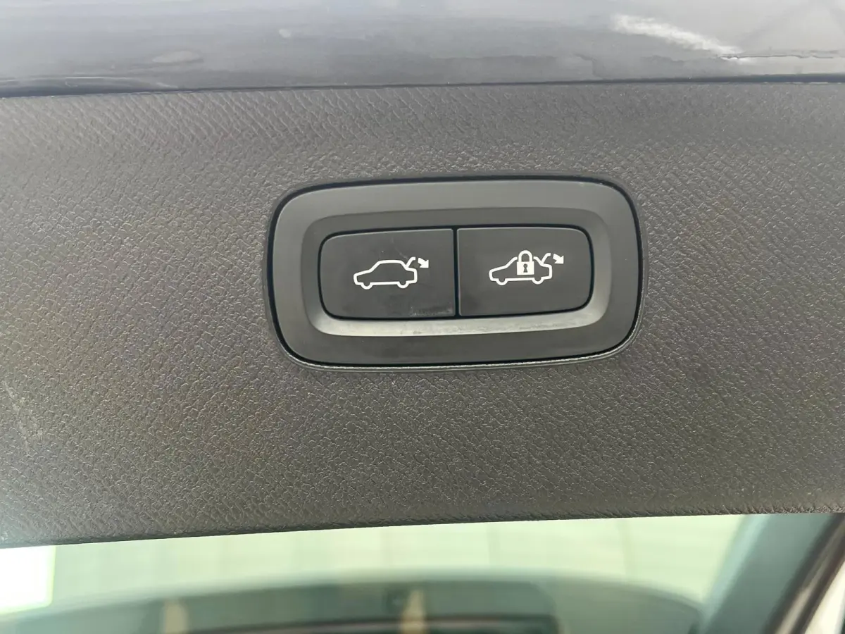 2.0 T8 Recharge AWD Ultimate Bright 7P | Adaptive Cruise | Luchtvering | Nappa Lederen Bekleding | Panoramadak |