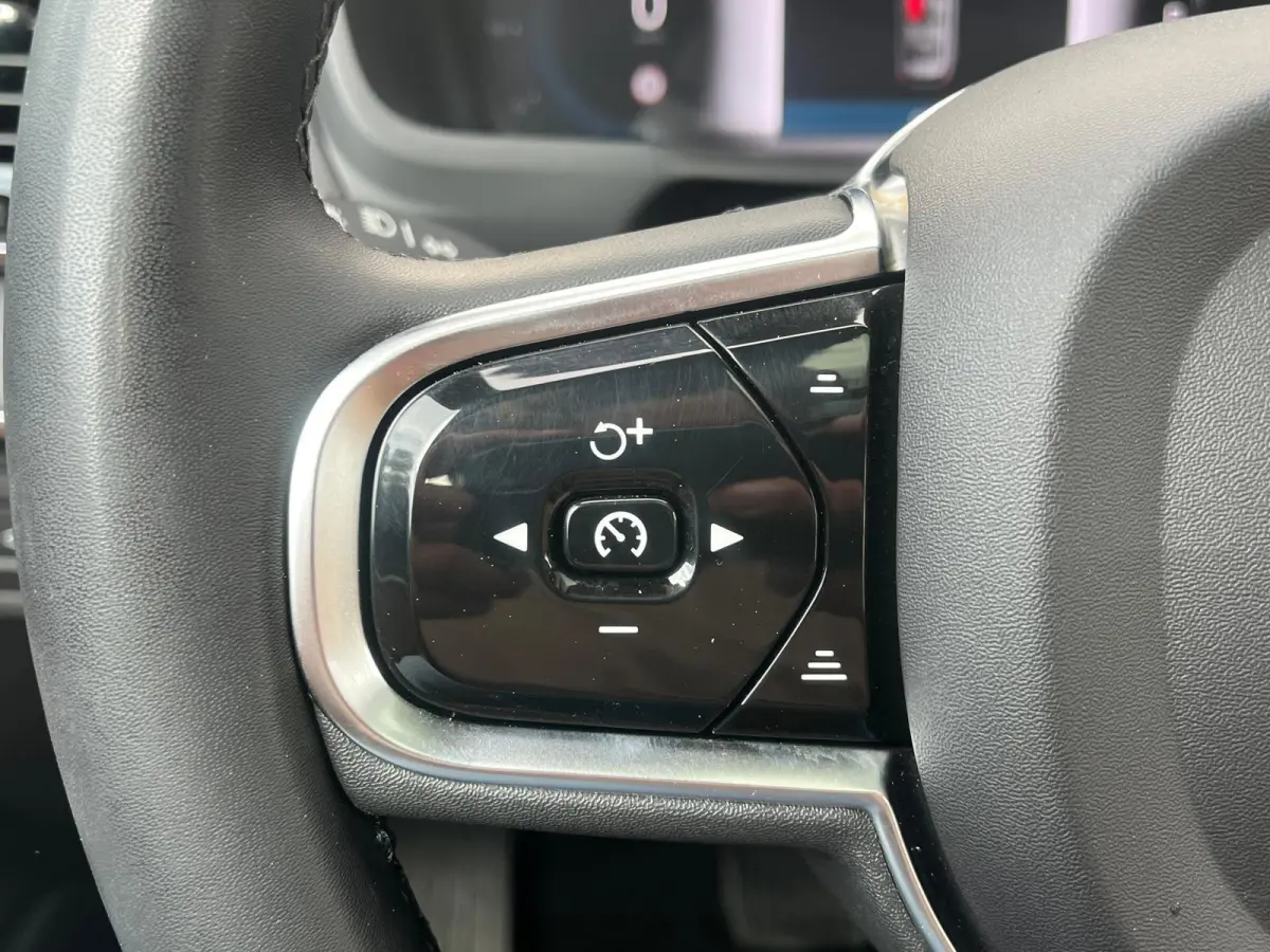 2.0 T8 Recharge AWD Ultimate Bright 7P | Adaptive Cruise | Luchtvering | Nappa Lederen Bekleding | Panoramadak |