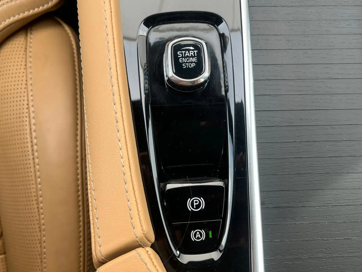 2.0 T8 Recharge AWD Ultimate Bright 7P | Adaptive Cruise | Luchtvering | Nappa Lederen Bekleding | Panoramadak |
