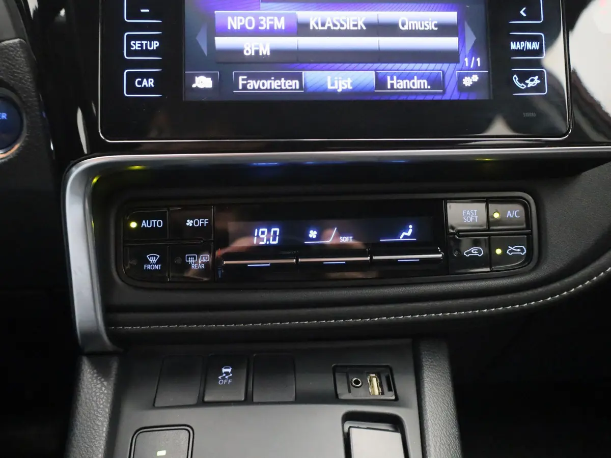 1.8 Hybrid Black Edition | Achteruitrijcamera | Climate Control | Sportstoelen |