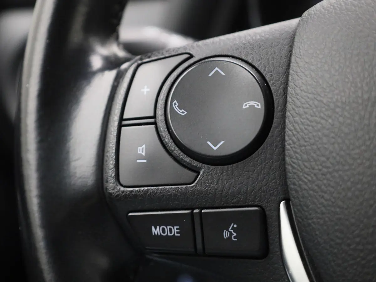1.8 Hybrid Black Edition | Achteruitrijcamera | Climate Control | Sportstoelen |