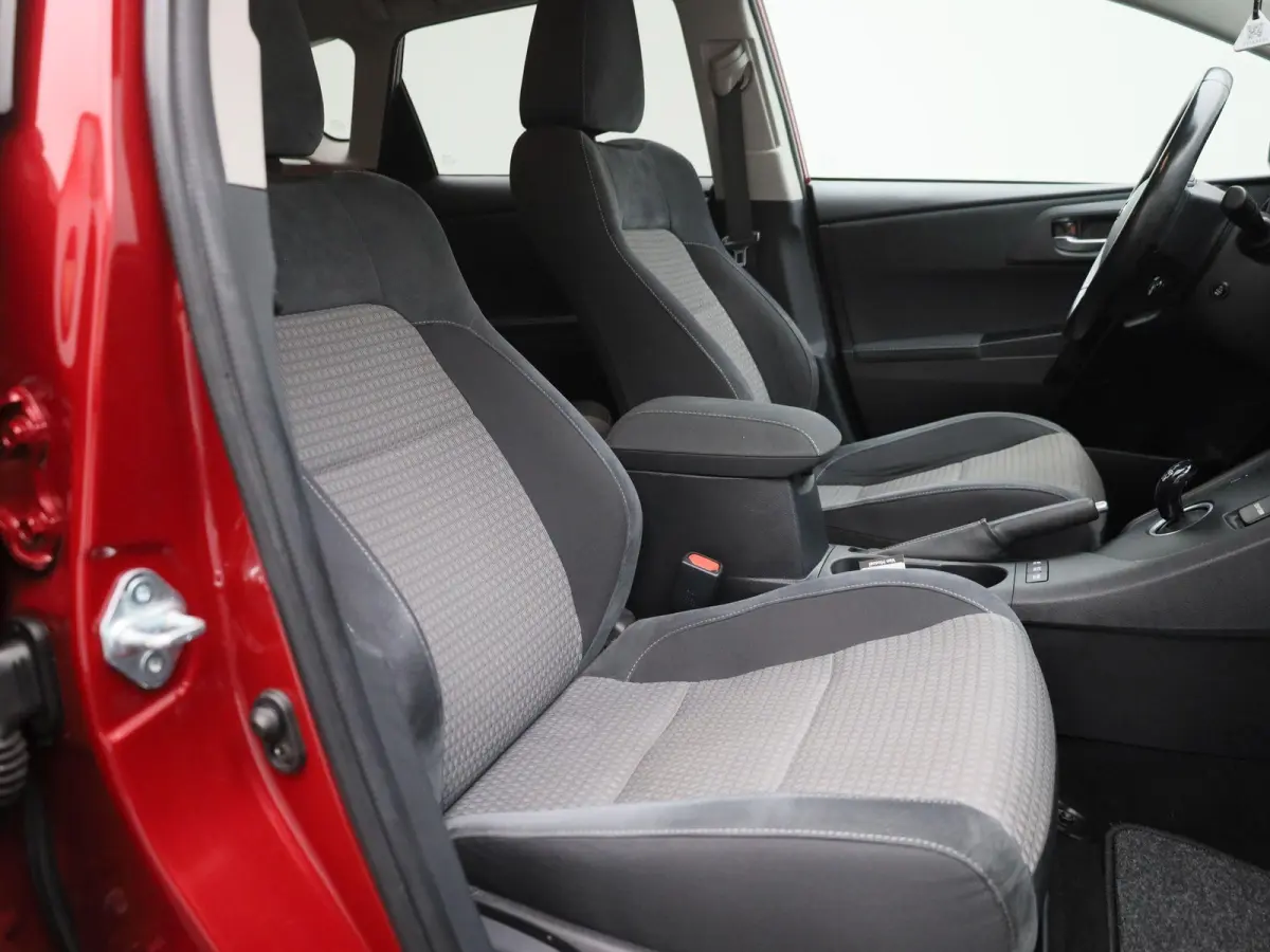 1.8 Hybrid Black Edition | Achteruitrijcamera | Climate Control | Sportstoelen |