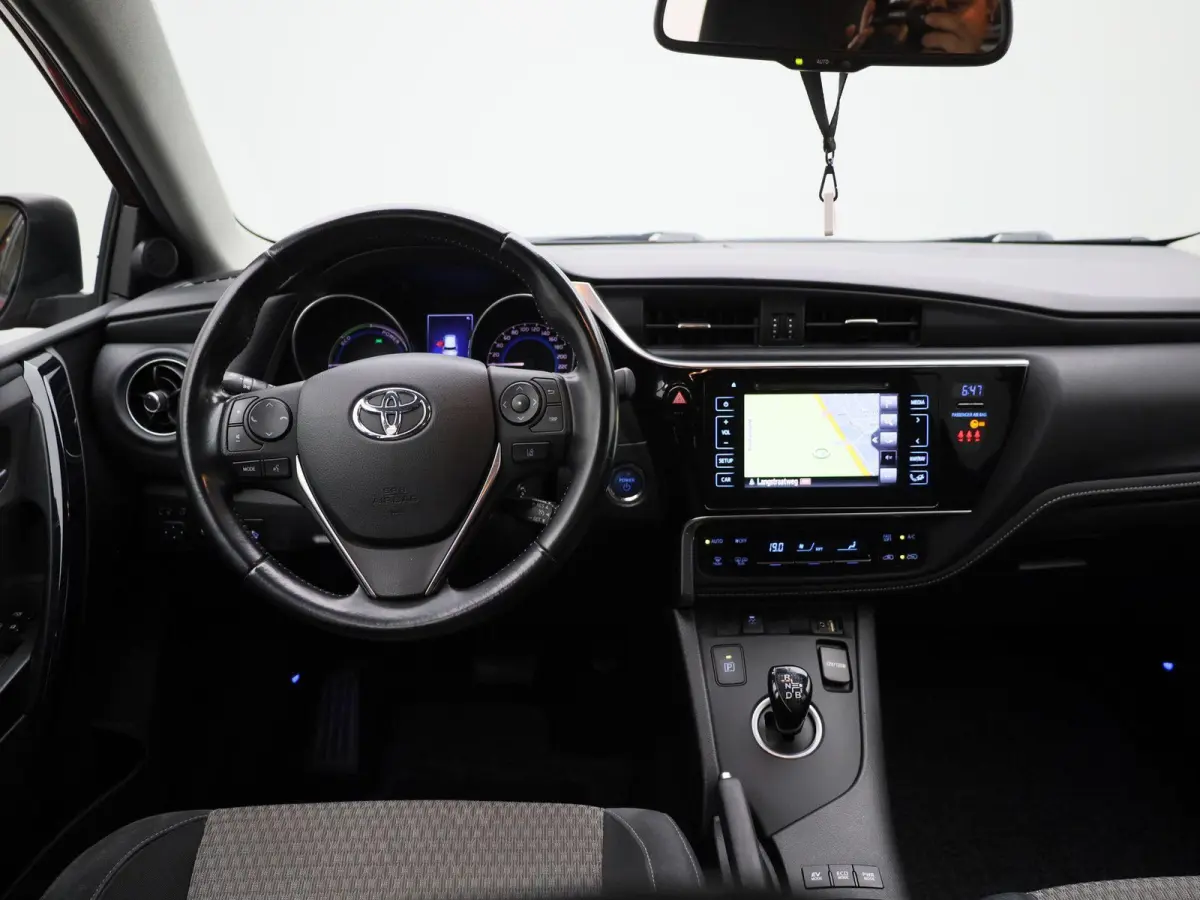 1.8 Hybrid Black Edition | Achteruitrijcamera | Climate Control | Sportstoelen |