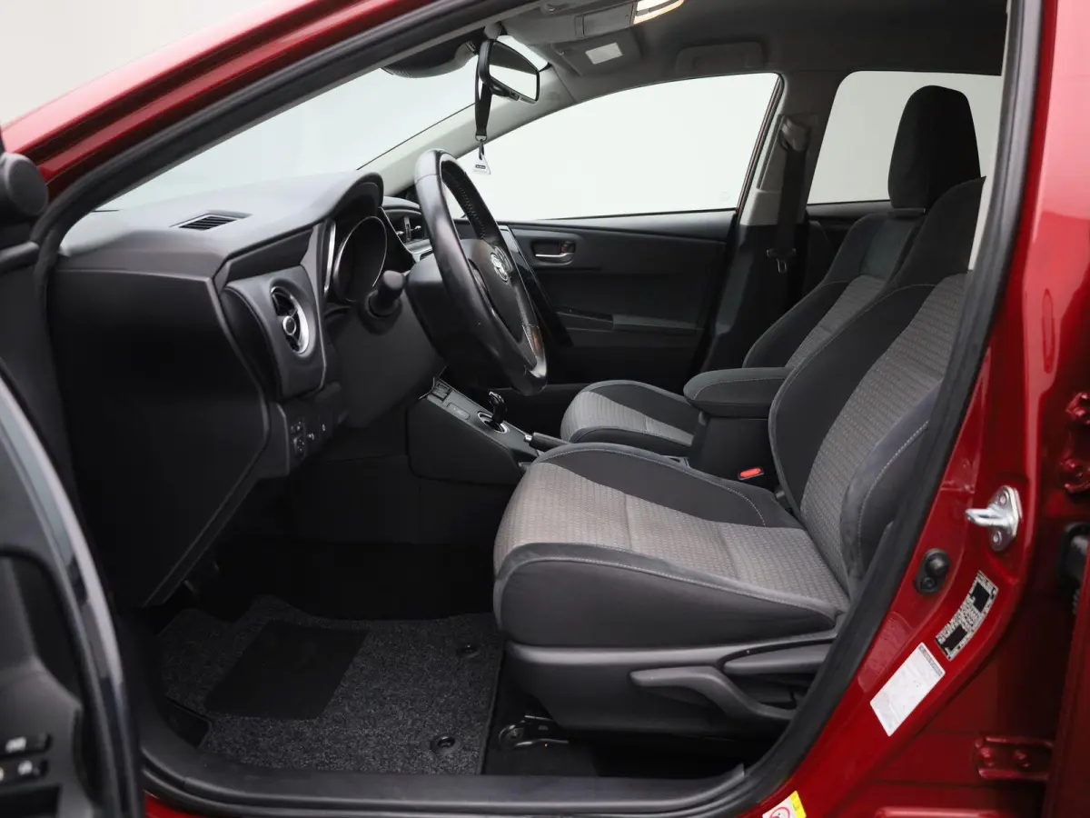 1.8 Hybrid Black Edition | Achteruitrijcamera | Climate Control | Sportstoelen |