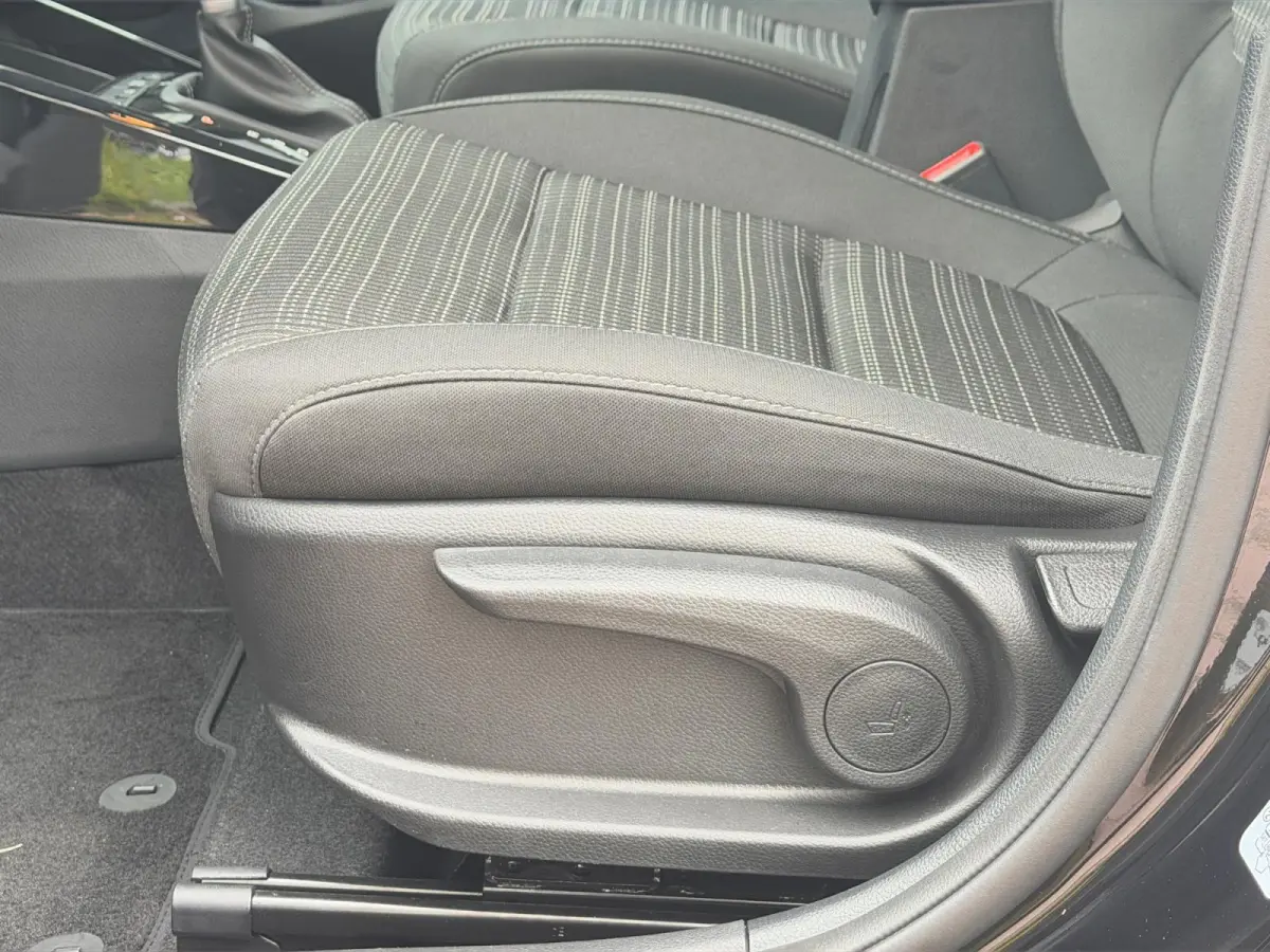 1.0 T-GDi MHEV DynamicPlusLine Dealer onderhouden | Automaat | Stuur + stoelverwarming | Climate control | Privacy glass |