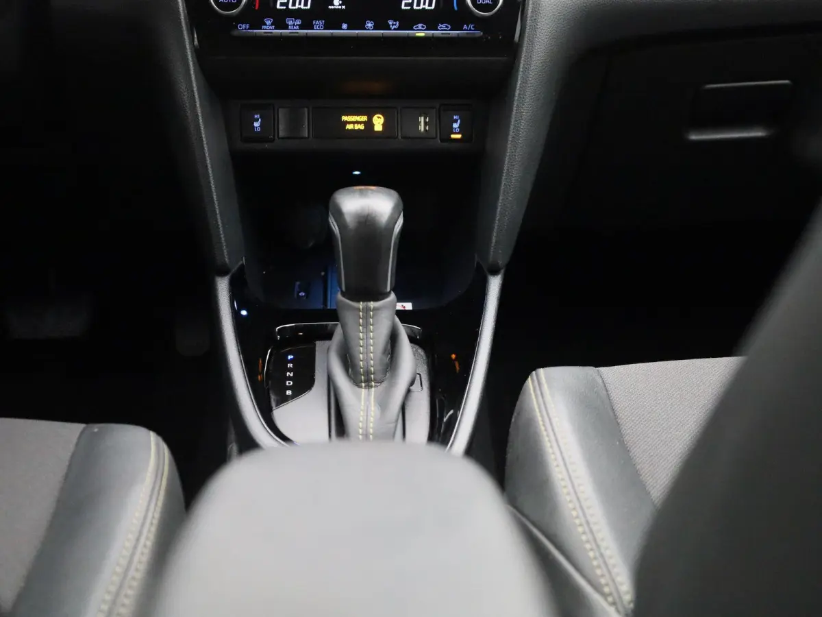 1.5 Hybrid Adventure | Apple Carplay / Android Auto | Achteruitrijcamera | Parkeersensoren | Stuurverwarming | Stoelverwarming | Trekhaak |