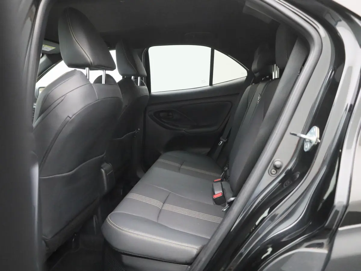 1.5 Hybrid Adventure | Apple Carplay / Android Auto | Achteruitrijcamera | Parkeersensoren | Stuurverwarming | Stoelverwarming | Trekhaak |