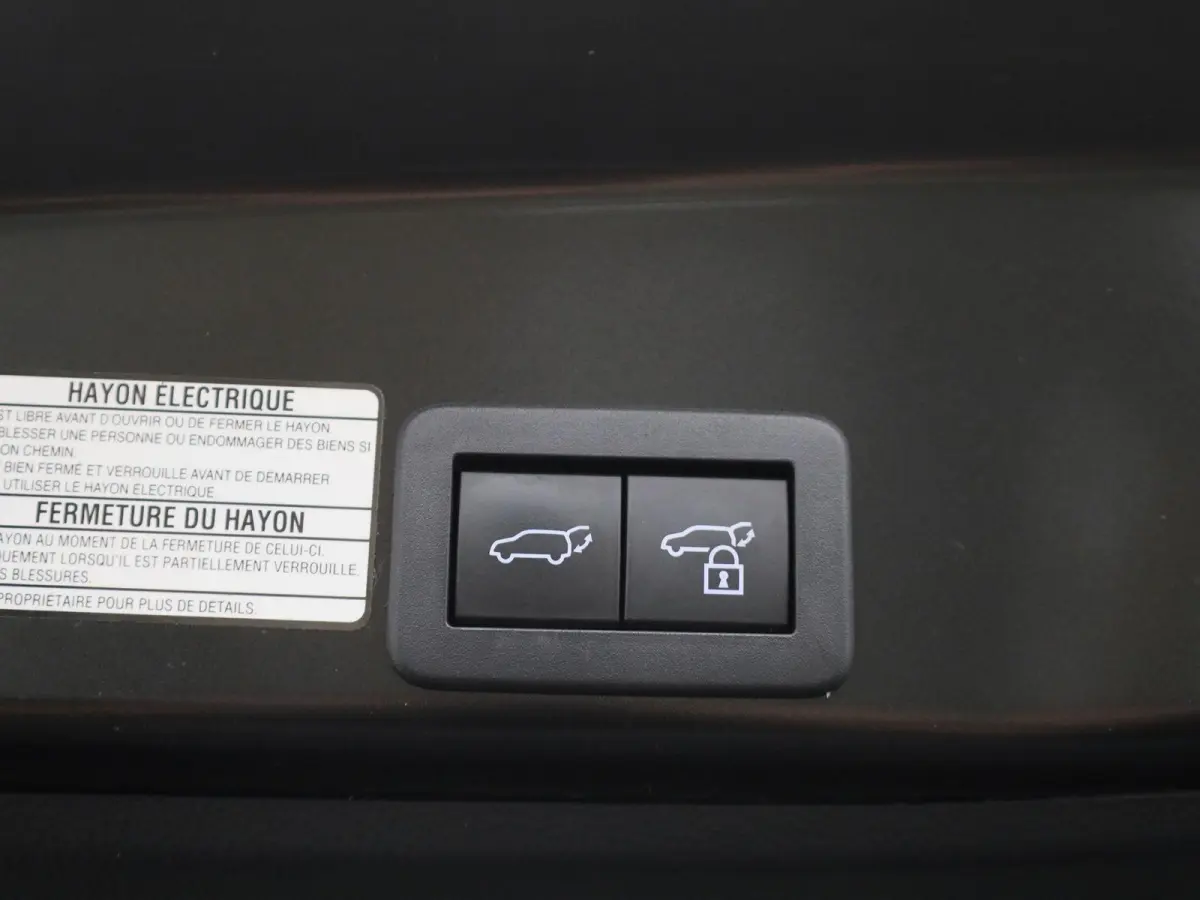 1.5 Hybrid Adventure | Apple Carplay / Android Auto | Achteruitrijcamera | Parkeersensoren | Stuurverwarming | Stoelverwarming | Trekhaak |