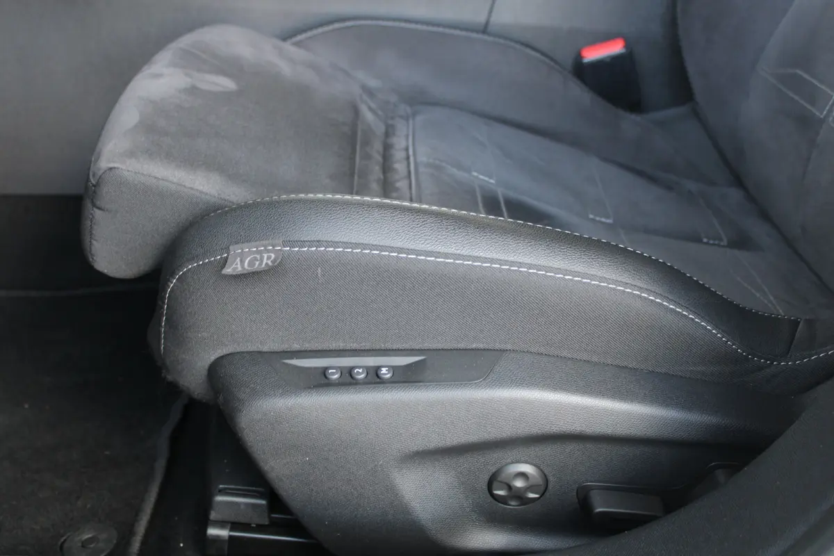 1.2 Ultimate | Afneembare trekhaak | Schuif-kanteldak | Alcantara bekleding | 360 Camera |