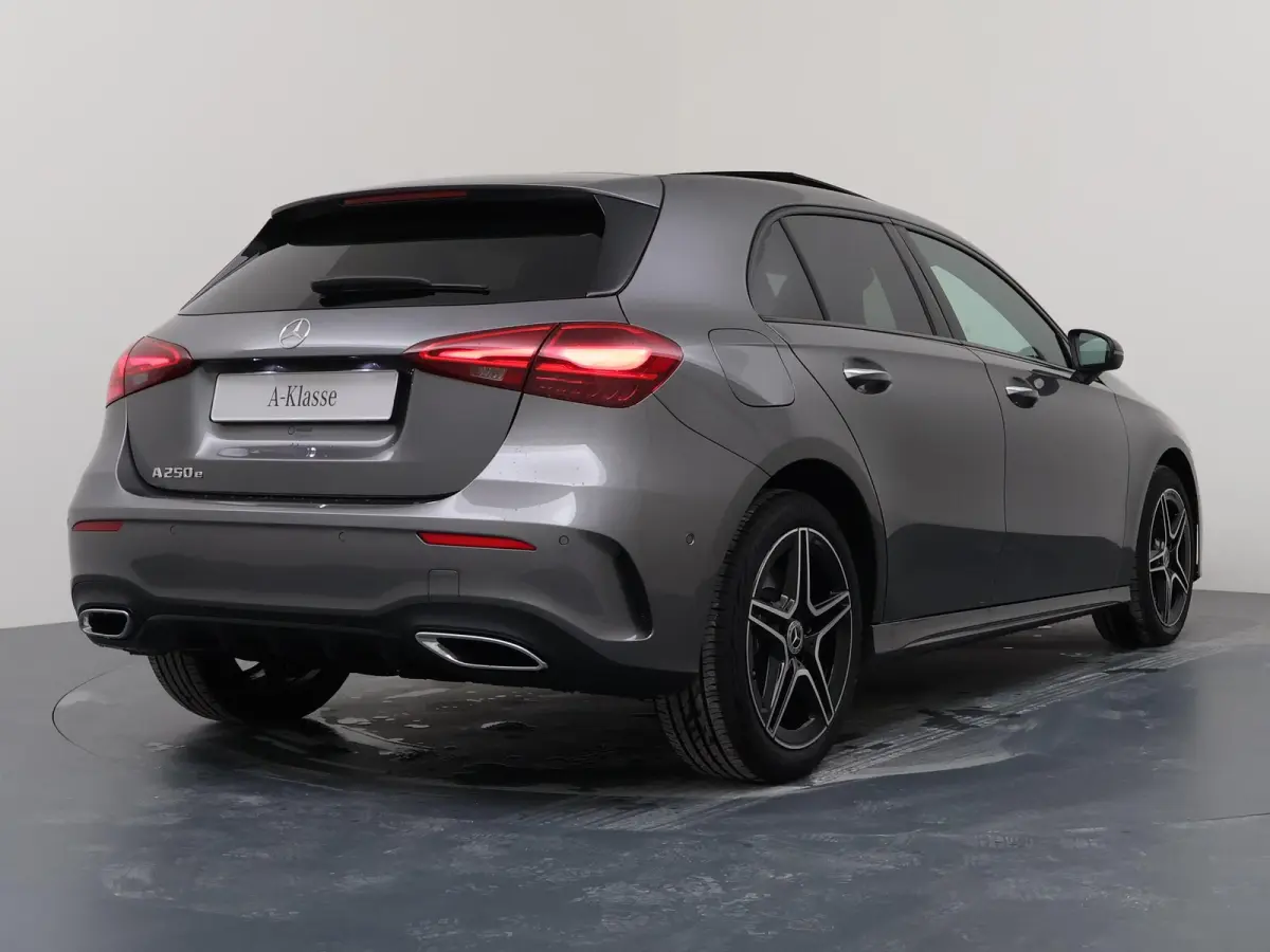 250e Business Solution AMG | Panoramaschuifdak | Stoelverwarming | Achteruitrijcamera |  MULTIBEAM LED |