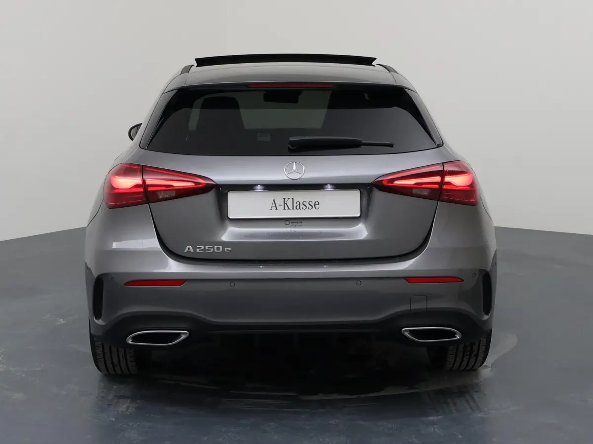 250e Business Solution AMG | Panoramaschuifdak | Stoelverwarming | Achteruitrijcamera |  MULTIBEAM LED |