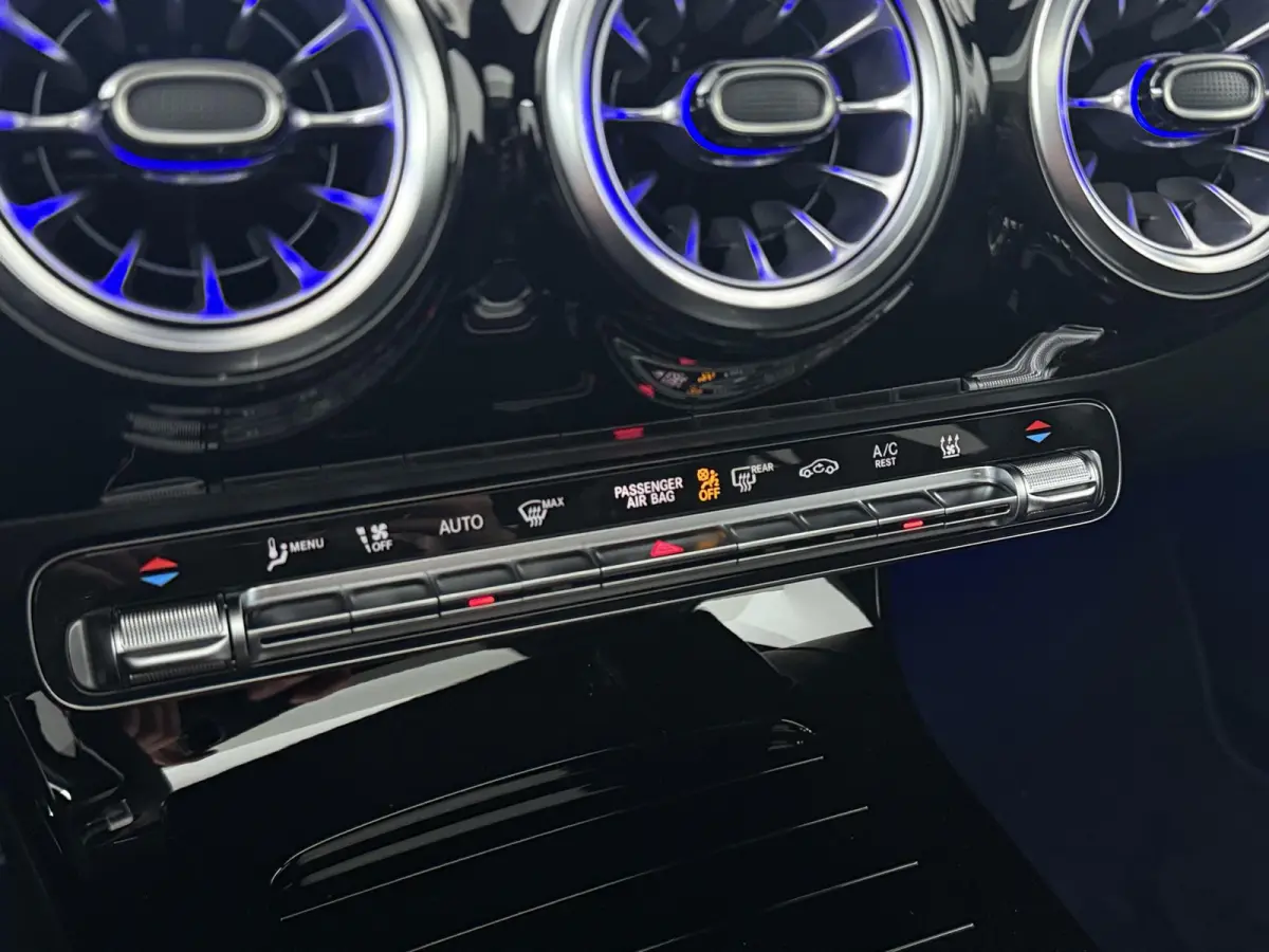 250e Business Solution AMG | Panoramaschuifdak | Stoelverwarming | Achteruitrijcamera |  MULTIBEAM LED |