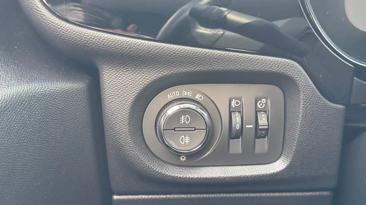 1.2 TURBO 100PK ELEGANCE GS-LINE / NAVI / AIRCO / LED / PDC / 17" LMV / CAMERA /  BLUETOOTH / CRUISECONTROL !!