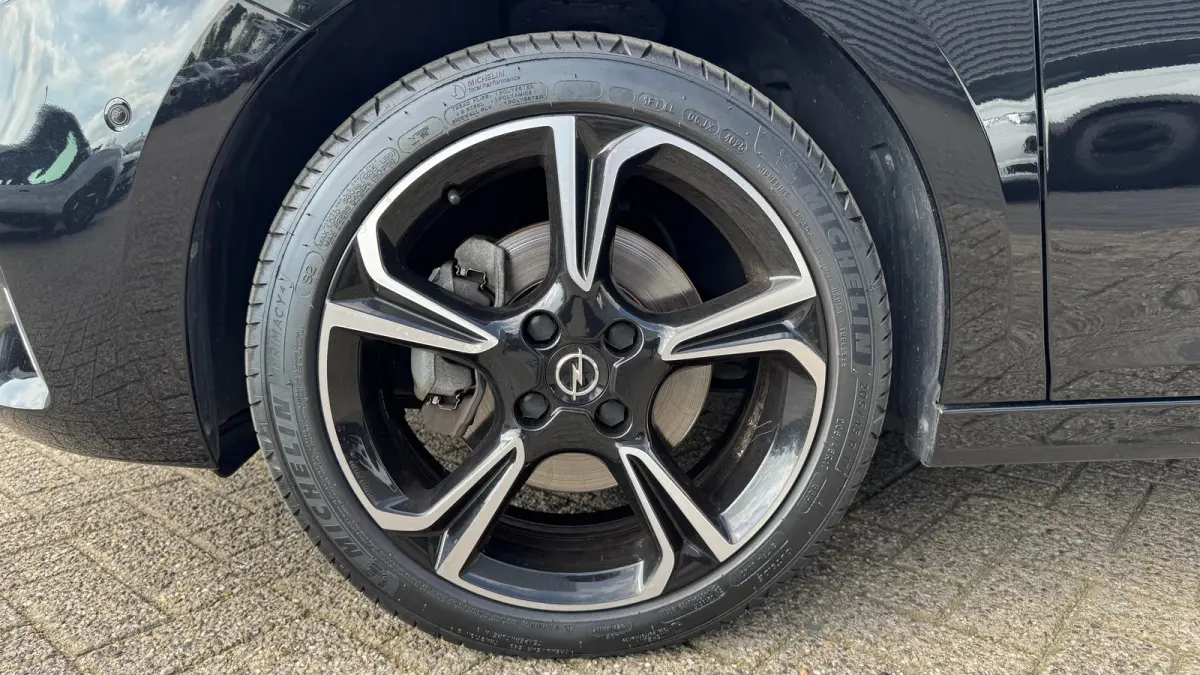 1.2 TURBO 100PK ELEGANCE GS-LINE / NAVI / AIRCO / LED / PDC / 17" LMV / CAMERA /  BLUETOOTH / CRUISECONTROL !!