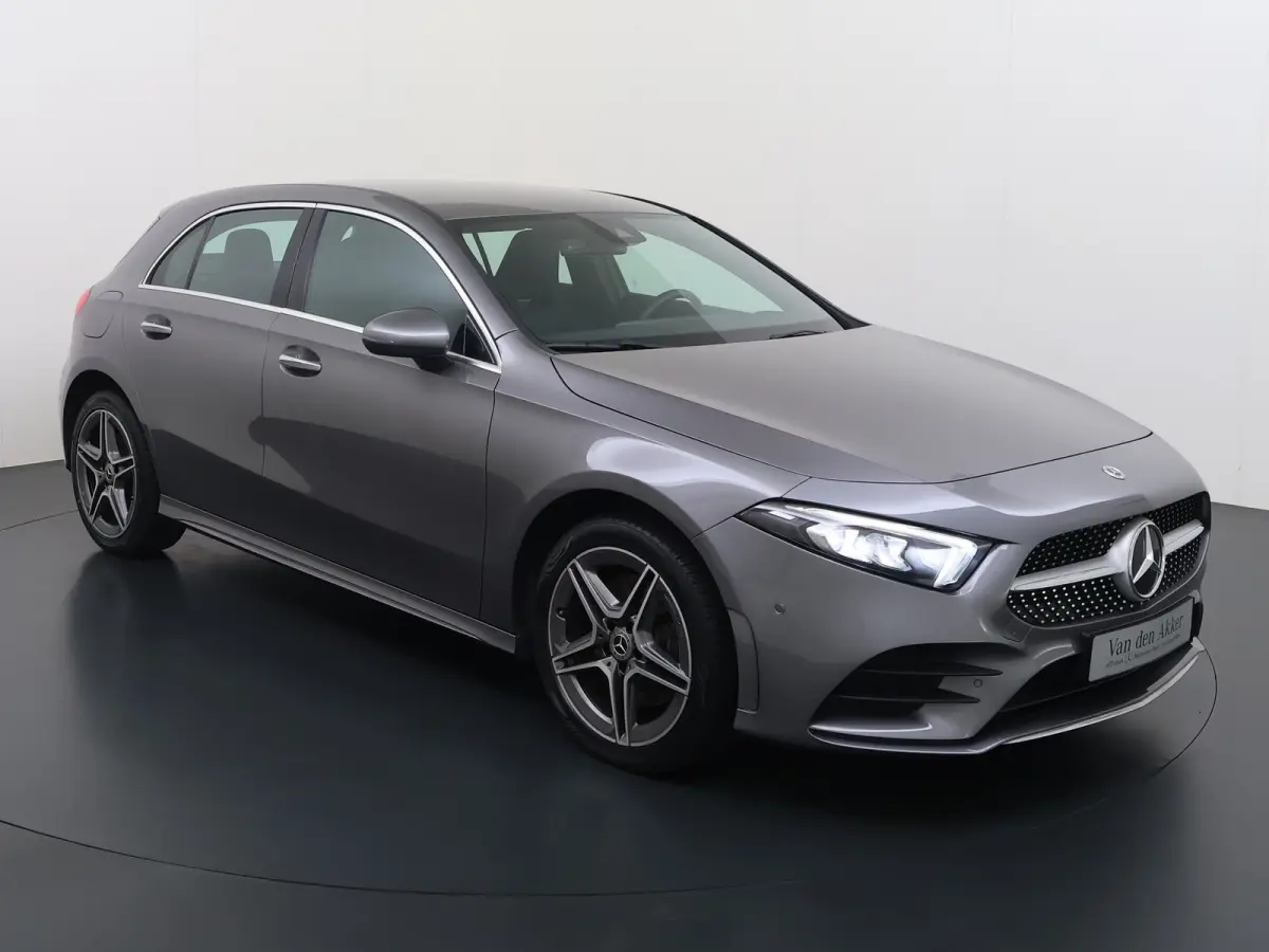 250e AMG // Camera // Keyless Entry // Sfeerverlichting // Wide Screen // Cruise Controle //