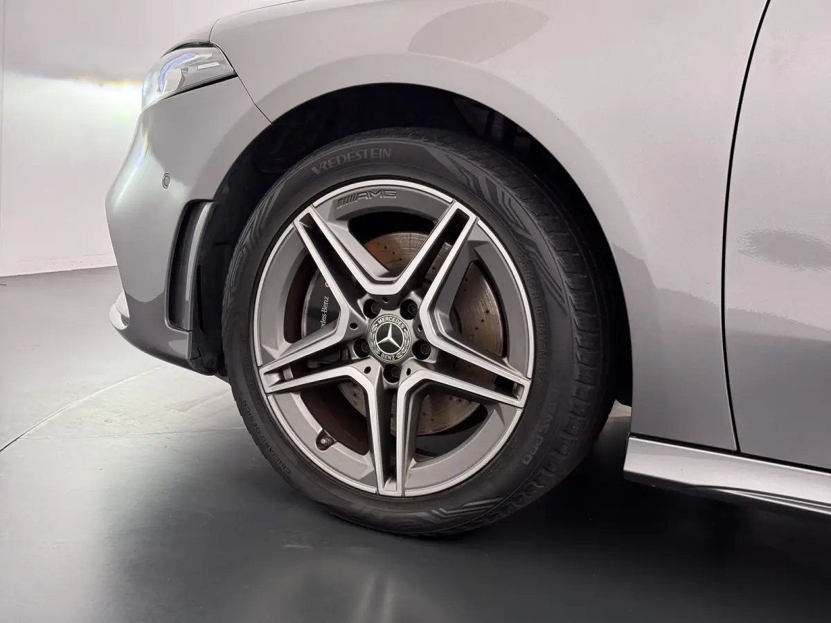 250e AMG // Camera // Keyless Entry // Sfeerverlichting // Wide Screen // Cruise Controle //