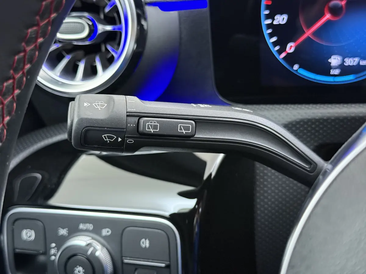 250e AMG // Camera // Keyless Entry // Sfeerverlichting // Wide Screen // Cruise Controle //
