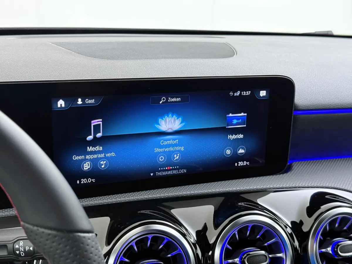 250e AMG // Camera // Keyless Entry // Sfeerverlichting // Wide Screen // Cruise Controle //