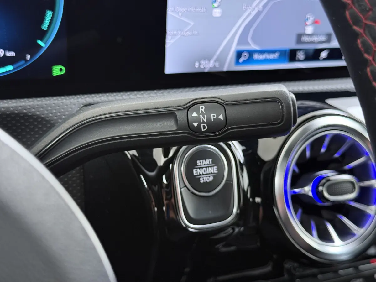 250e AMG // Camera // Keyless Entry // Sfeerverlichting // Wide Screen // Cruise Controle //