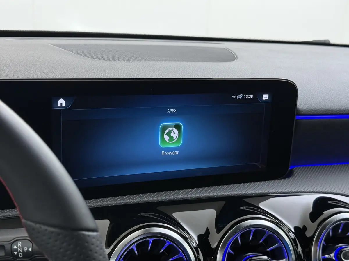 250e AMG // Camera // Keyless Entry // Sfeerverlichting // Wide Screen // Cruise Controle //