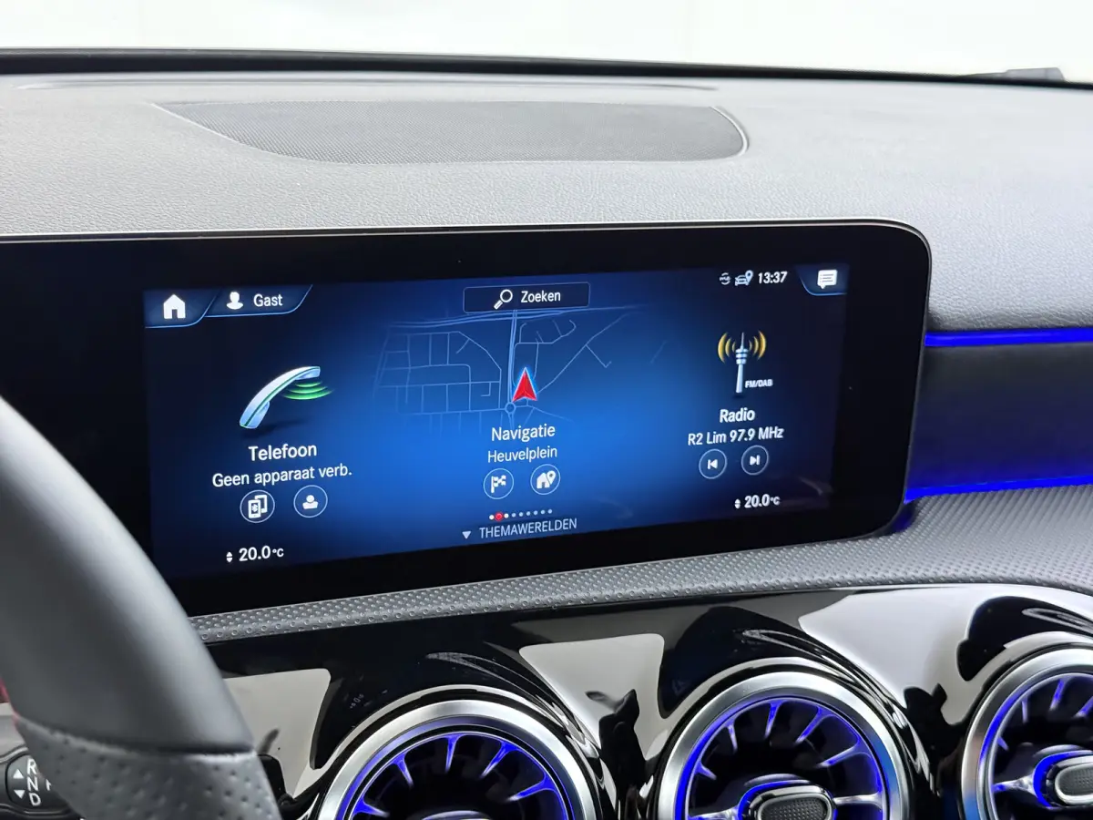 250e AMG // Camera // Keyless Entry // Sfeerverlichting // Wide Screen // Cruise Controle //