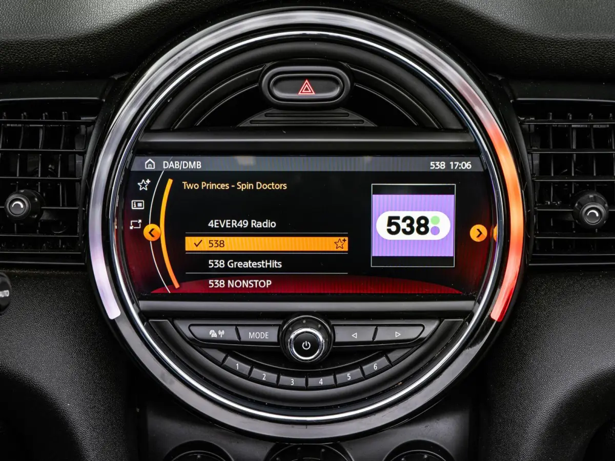 1.5 Sidewalk Edition | LED | Harman/Kardon | Leder | Camera | HUD | Apple CarPlay/Android Auto | Keyless | Dealeronderhouden