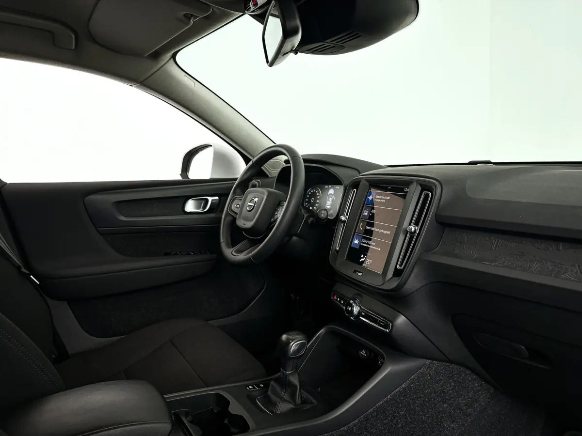 T2 Momentum Core | Park assist | Cruise control | Climate control
