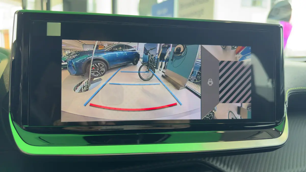 GT | Camera voor & achter | Apple Carplay / Android Auto | Dode hoek detectie | Elektrisch verstelbare bestuurdersstoel | | Active Safety Brake met camera en radar (automatisch noodremsystee