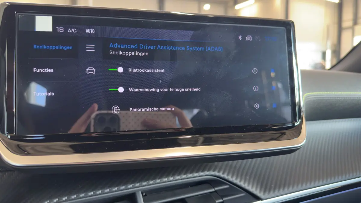 GT | Camera voor & achter | Apple Carplay / Android Auto | Dode hoek detectie | Elektrisch verstelbare bestuurdersstoel | | Active Safety Brake met camera en radar (automatisch noodremsystee
