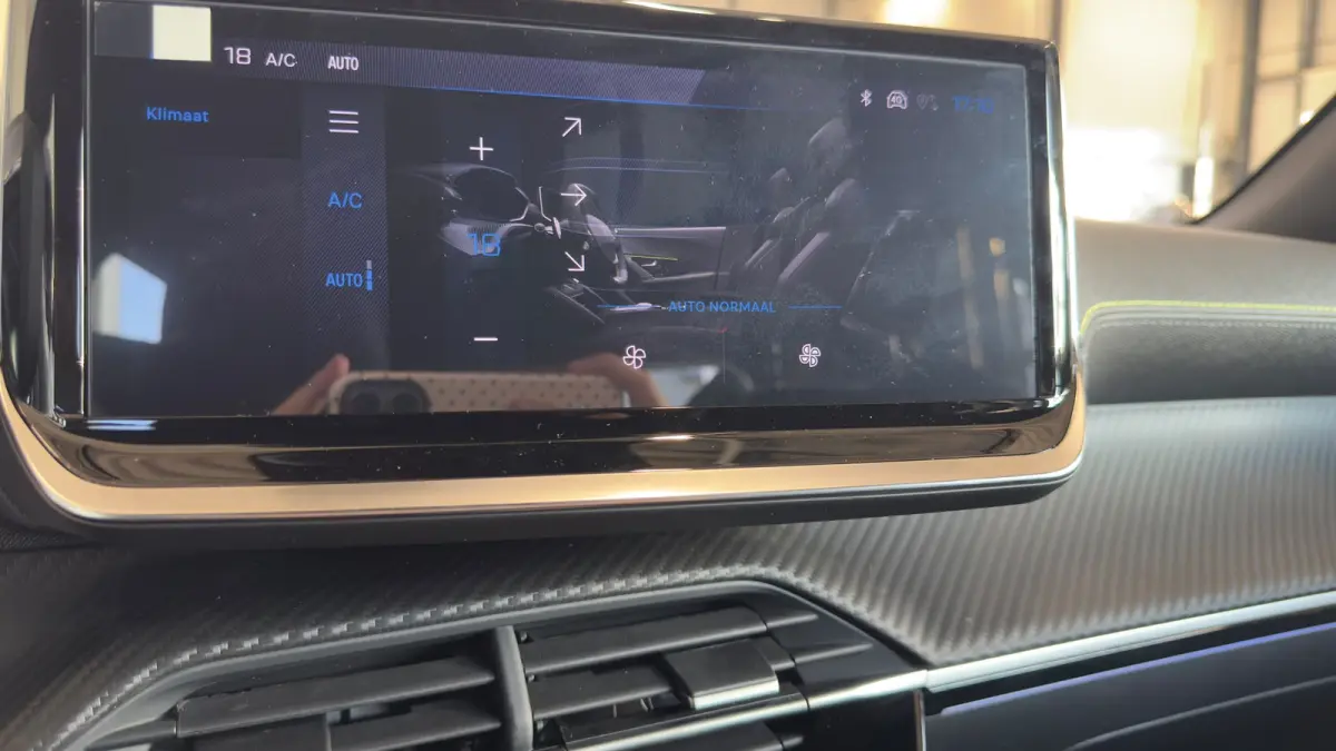 GT | Camera voor & achter | Apple Carplay / Android Auto | Dode hoek detectie | Elektrisch verstelbare bestuurdersstoel | | Active Safety Brake met camera en radar (automatisch noodremsystee