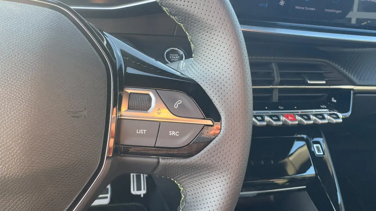 GT | Camera voor & achter | Apple Carplay / Android Auto | Dode hoek detectie | Elektrisch verstelbare bestuurdersstoel | | Active Safety Brake met camera en radar (automatisch noodremsystee