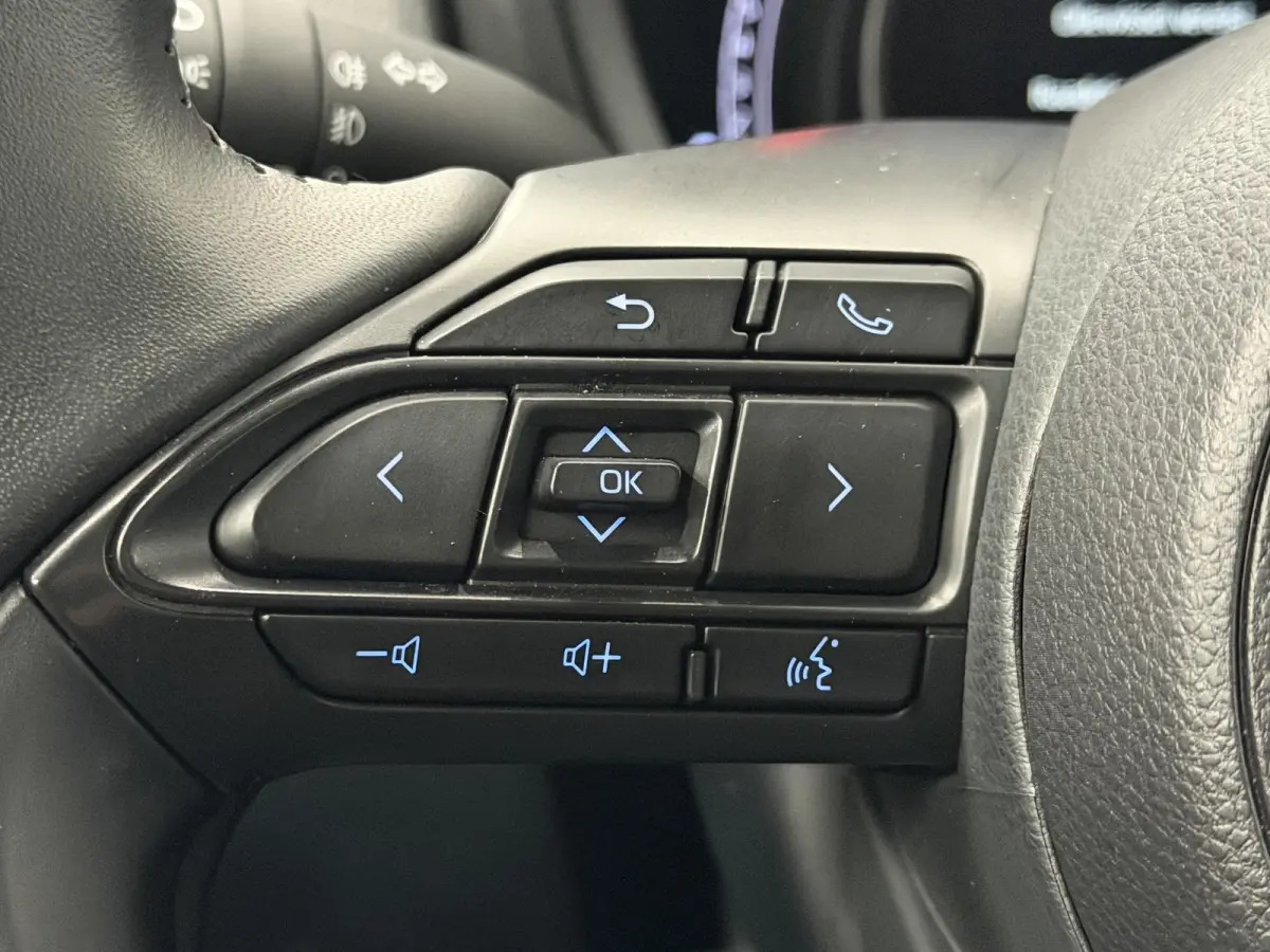 1.0 VVT-i Automaat Pulse Navigatie Apple Carplay/Android Auto Camera 17" Lichtmetalen Velgen Climate Control Adaptieve Cruise Control Two Tone