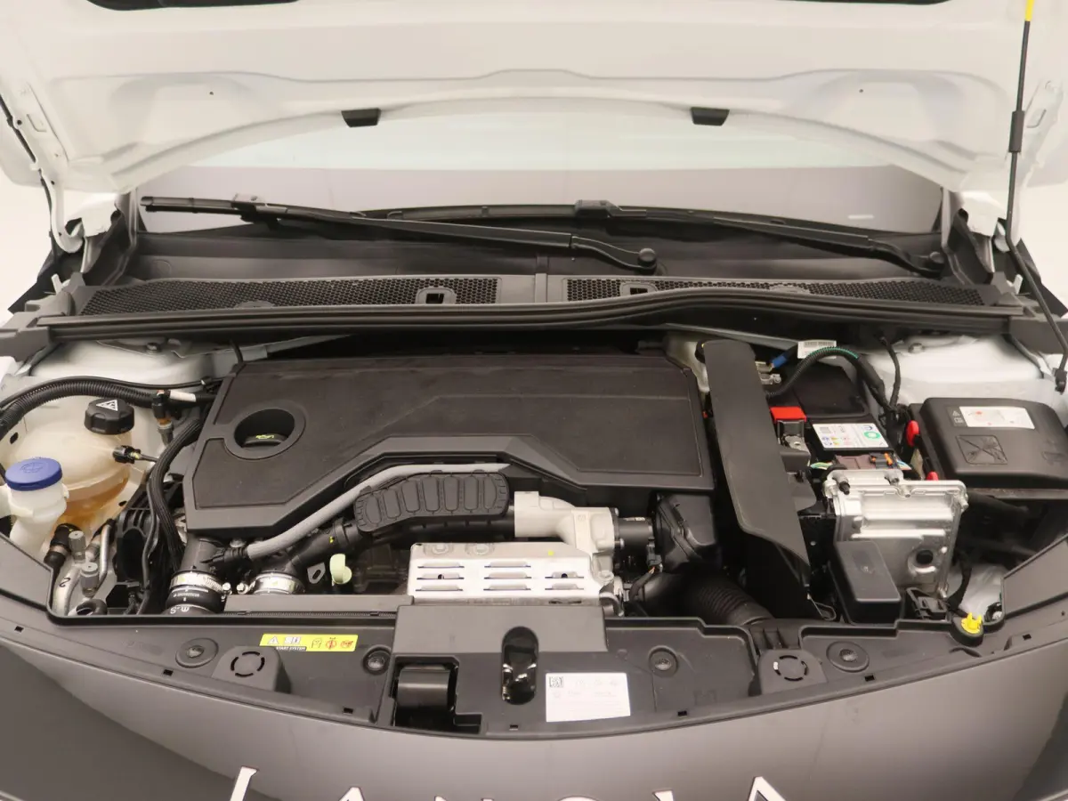 1.2 Turbo Hybrid LX | Camera Voor + Achter | Apple Carplay & Android Auto | Adaptive Cruise Control |
