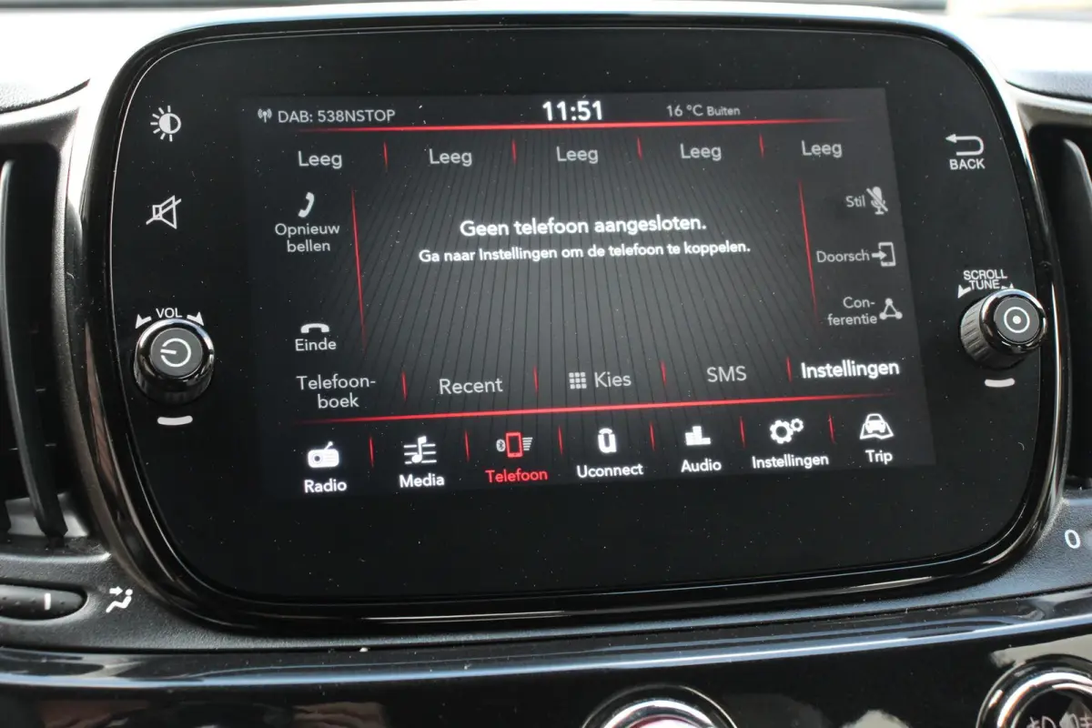 1.0 Hybrid 69pk Dolcevita Navigatie Apple CarPlay Android Auto Parkeerhulp achter Cruise Control Half leder Climatronic Lichtmetalen velgen