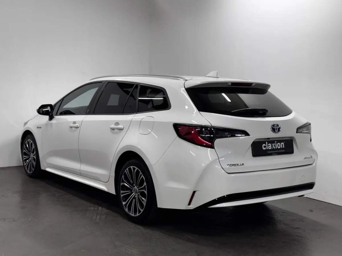 1.8 Hybrid Dynamic / Camera