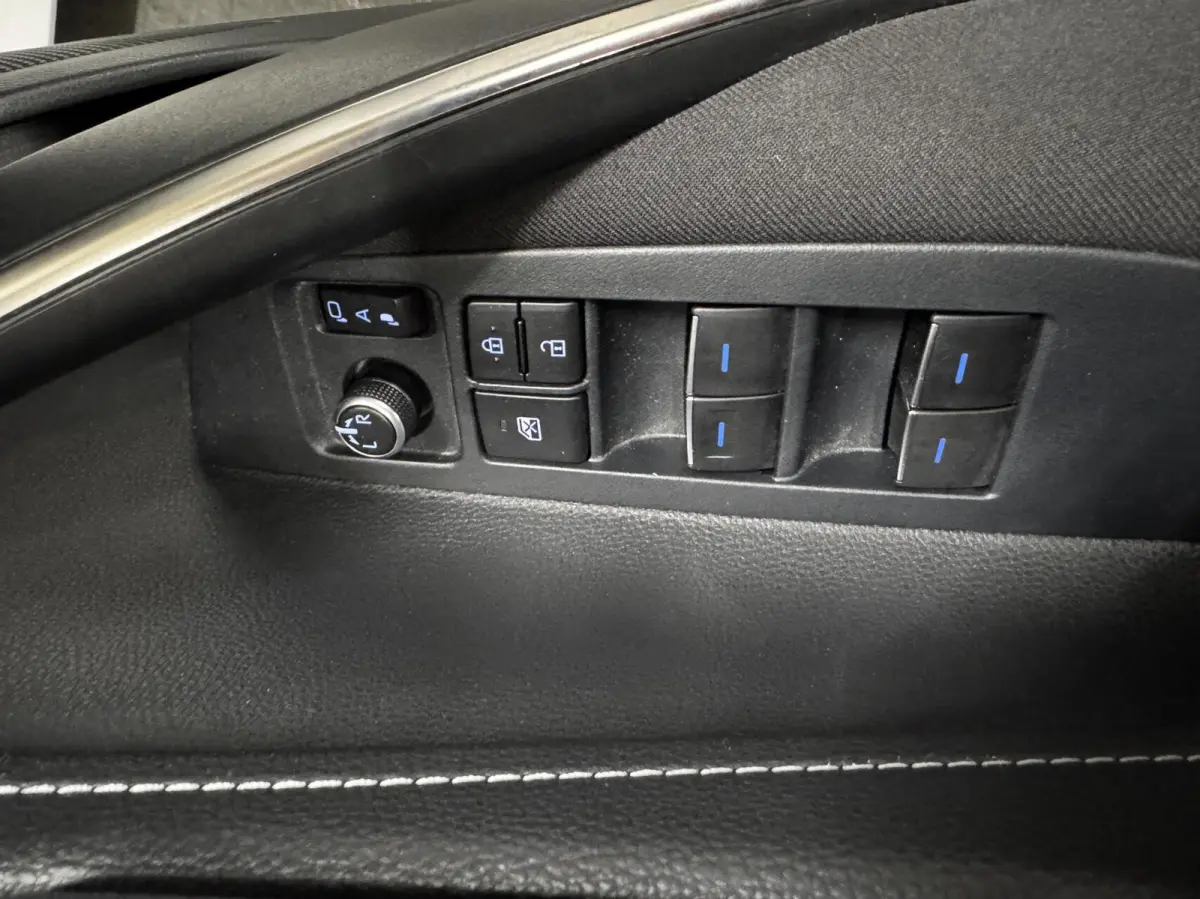 1.8 Hybrid Dynamic / Camera