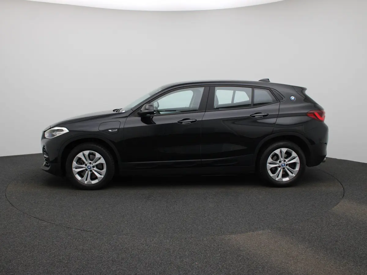 xDrive25e Executive | Achteruitrijcamera | Navigatie | Cruise Control | Climate Control | Elektr. achterklep |