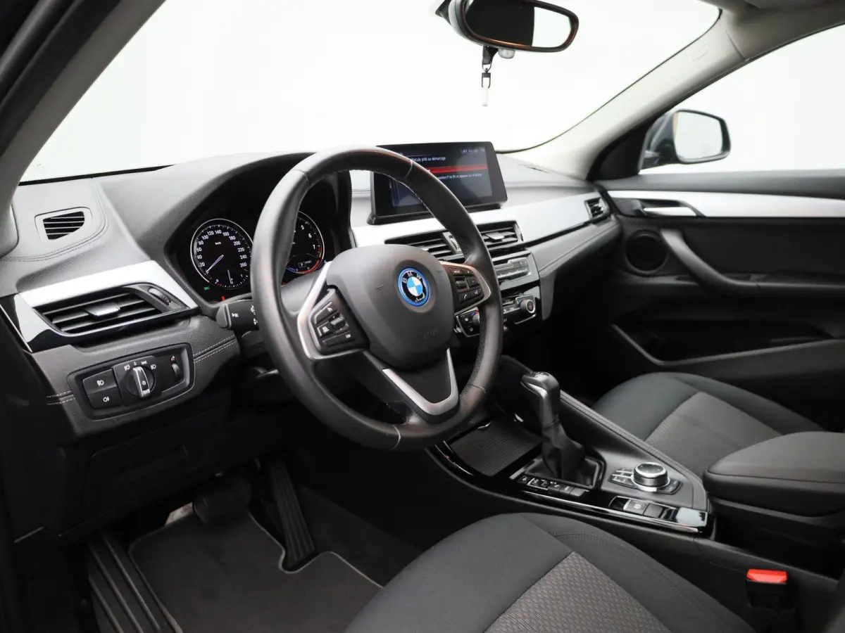 xDrive25e Executive | Achteruitrijcamera | Navigatie | Cruise Control | Climate Control | Elektr. achterklep |