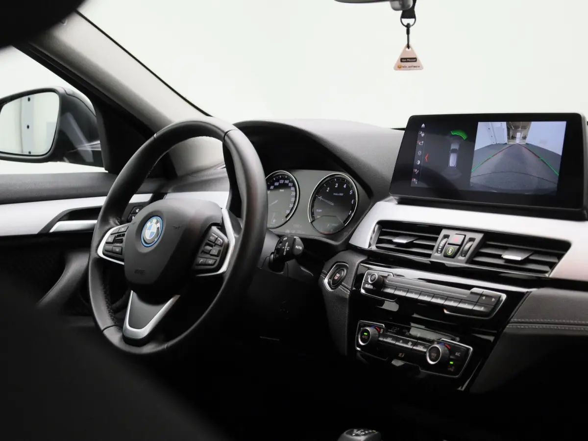 xDrive25e Executive | Achteruitrijcamera | Navigatie | Cruise Control | Climate Control | Elektr. achterklep |