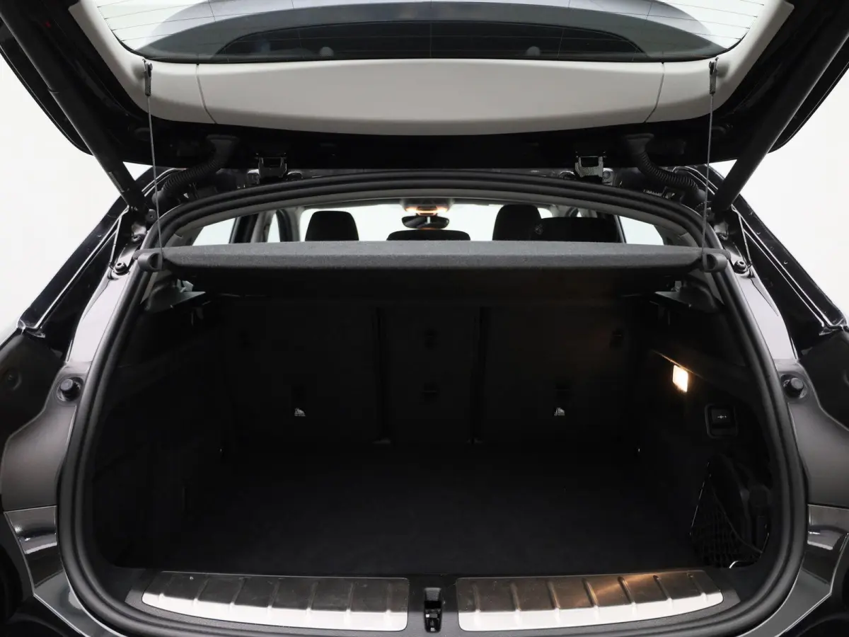 xDrive25e Executive | Achteruitrijcamera | Navigatie | Cruise Control | Climate Control | Elektr. achterklep |