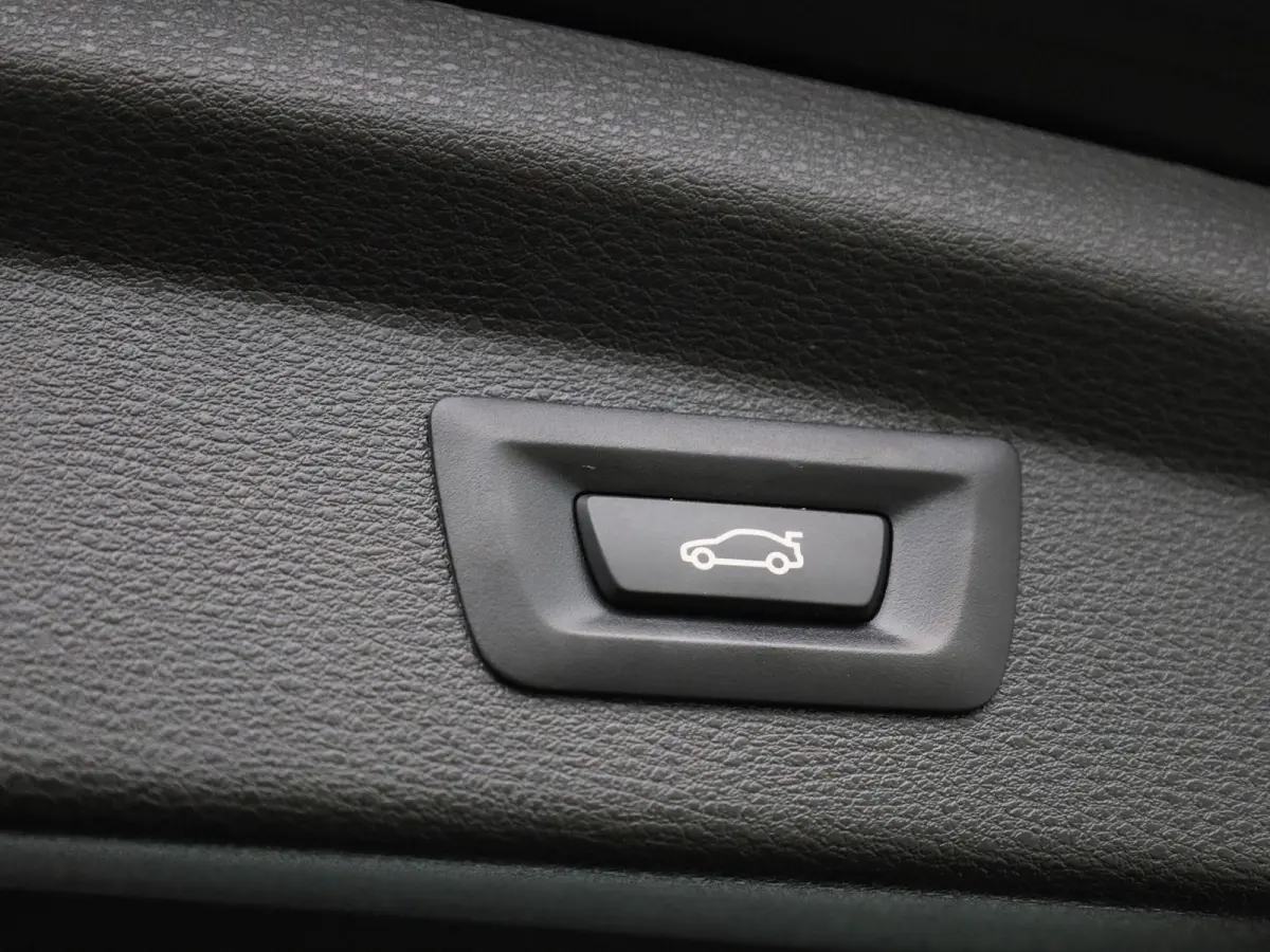 xDrive25e Executive | Achteruitrijcamera | Navigatie | Cruise Control | Climate Control | Elektr. achterklep |