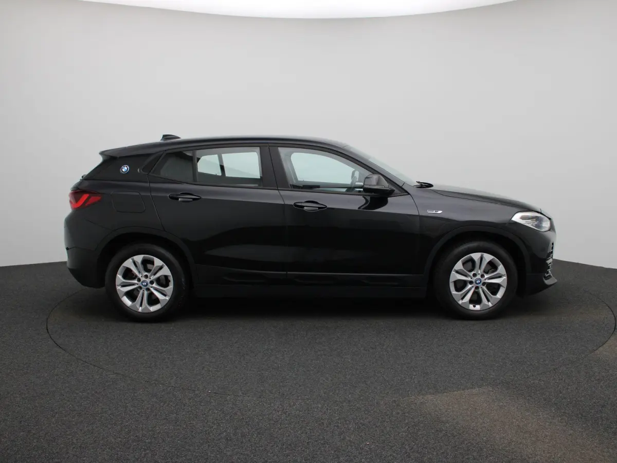 xDrive25e Executive | Achteruitrijcamera | Navigatie | Cruise Control | Climate Control | Elektr. achterklep |