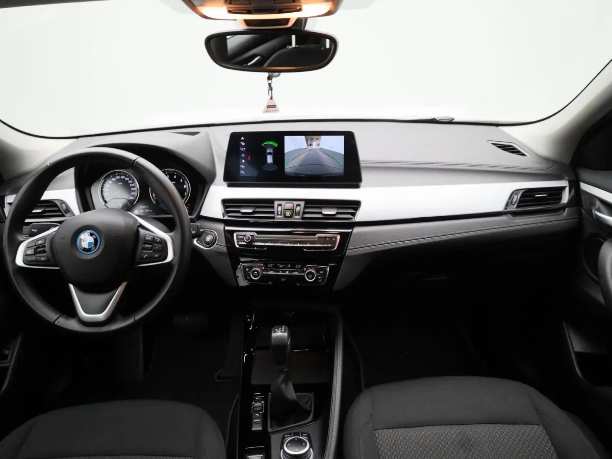 xDrive25e Executive | Achteruitrijcamera | Navigatie | Cruise Control | Climate Control | Elektr. achterklep |