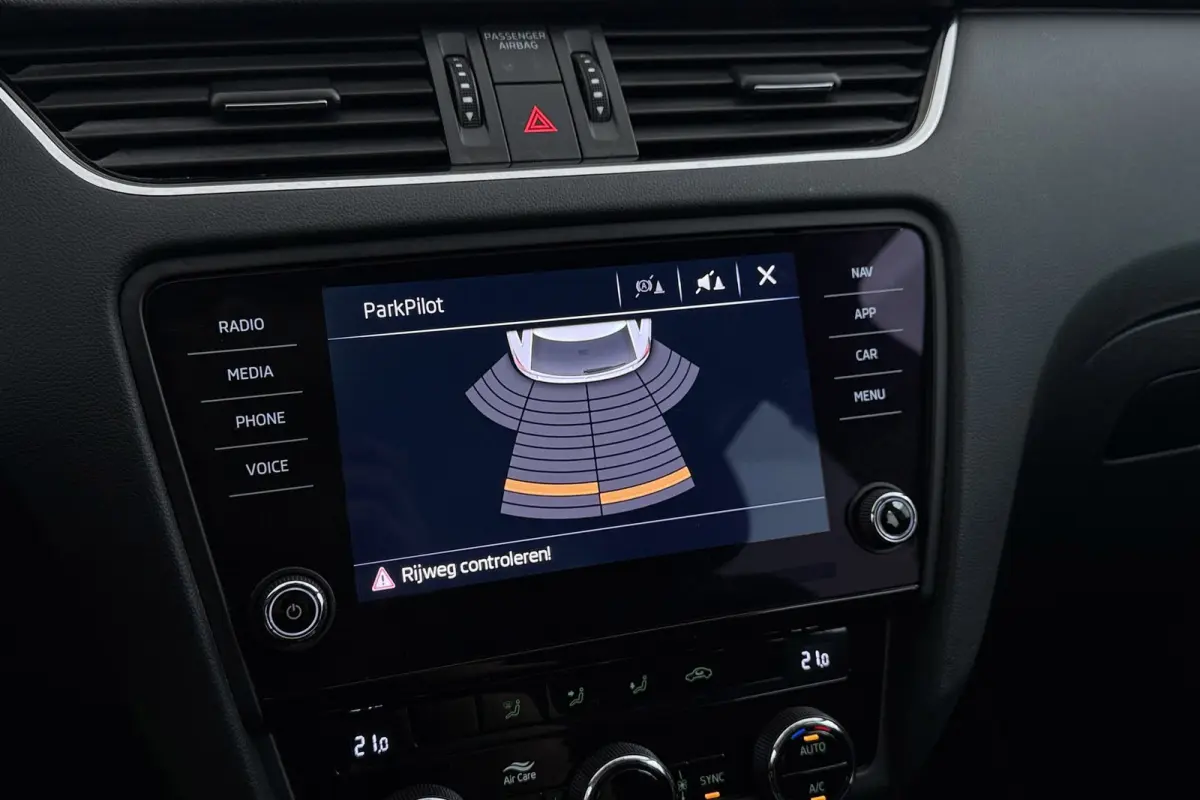 1.0 TSI Greentech Ambition Business | Trekhaak | CarPlay | Org NL | Niet netjes | Cruise control | Climate