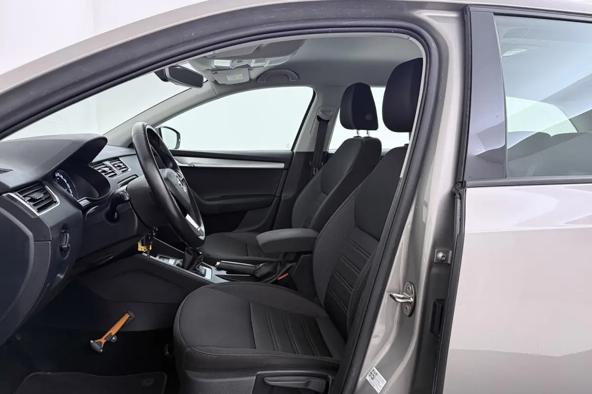 1.0 TSI Greentech Ambition Business | Trekhaak | CarPlay | Org NL | Niet netjes | Cruise control | Climate