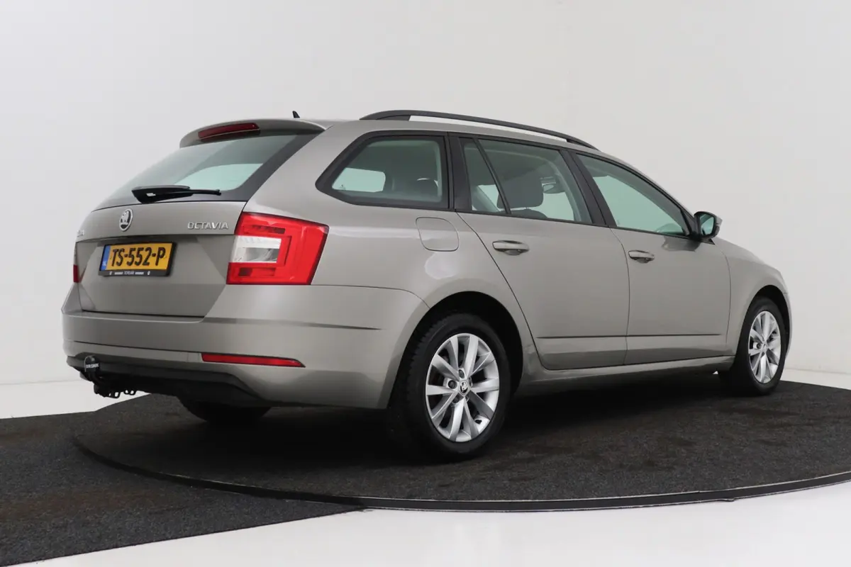 1.0 TSI Greentech Ambition Business | Trekhaak | CarPlay | Org NL | Niet netjes | Cruise control | Climate