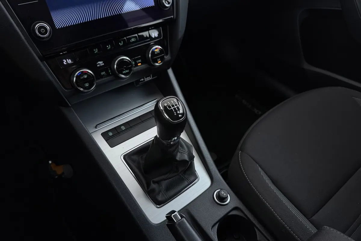 1.0 TSI Greentech Ambition Business | Trekhaak | CarPlay | Org NL | Niet netjes | Cruise control | Climate